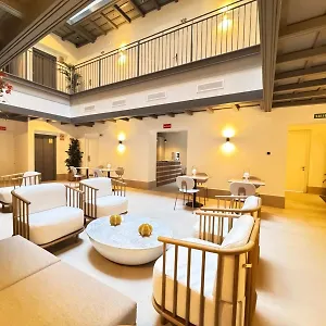 3* Hotel La Caleta Qe
